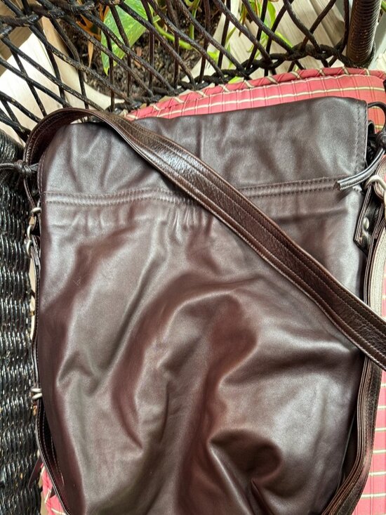 Rough & Tumble Medium Train Bag - Picture 4 of 6